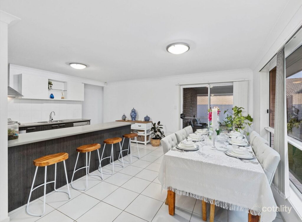77 Valentine Circuit, Augustine Heights, QLD 4300