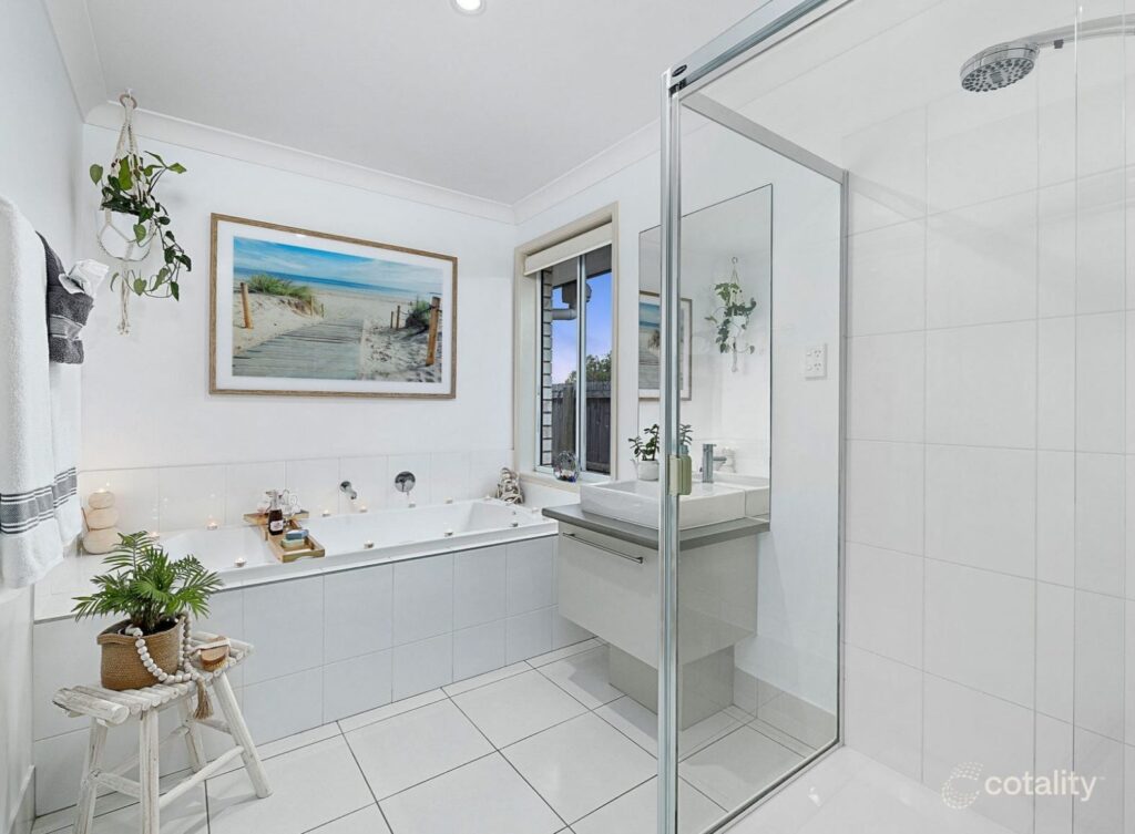 77 Valentine Circuit, Augustine Heights, QLD 4300