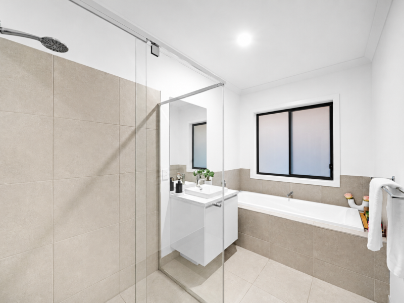 9 Jockey Cr, South Ripley, QLD 4306 Australia