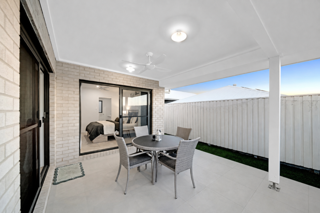 9 Jockey Cr, South Ripley QLD 4306