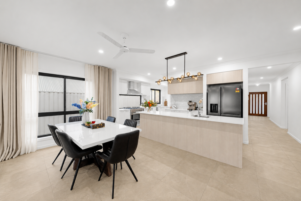9 Jockey Cr, South Ripley QLD 4306