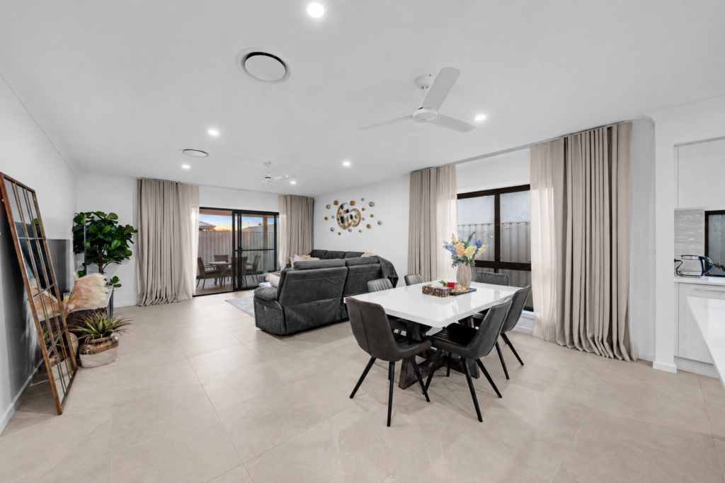 9 Jockey Cr, South Ripley QLD 4306