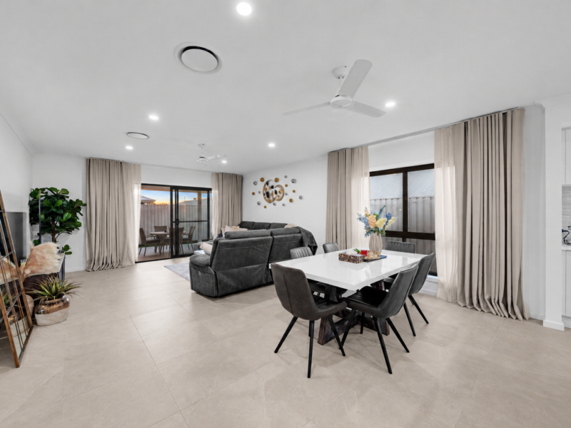 9 Jockey Cr, South Ripley, QLD 4306 Australia