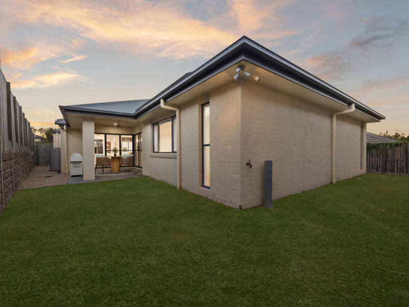 108 Meadows Circuit, BELLBIRD PARK, QLD 4300 Australia