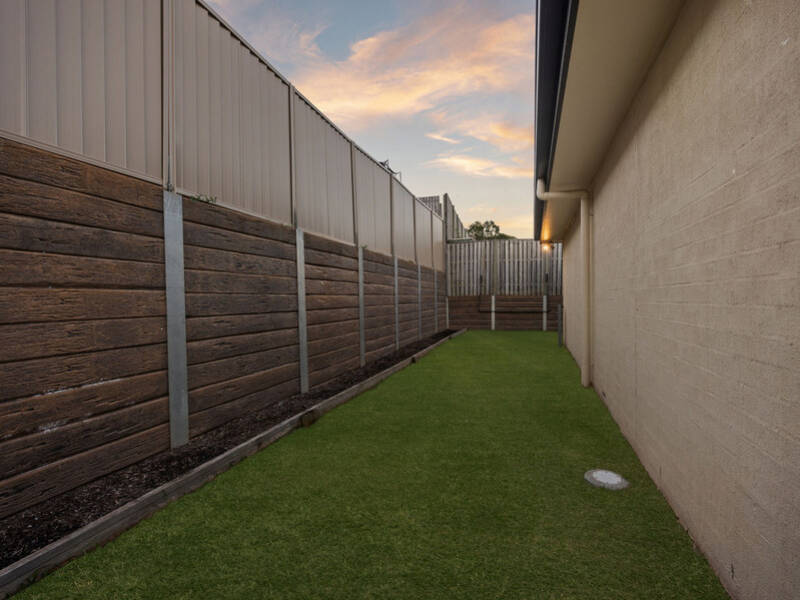 108 Meadows Circuit, BELLBIRD PARK, QLD 4300 Australia
