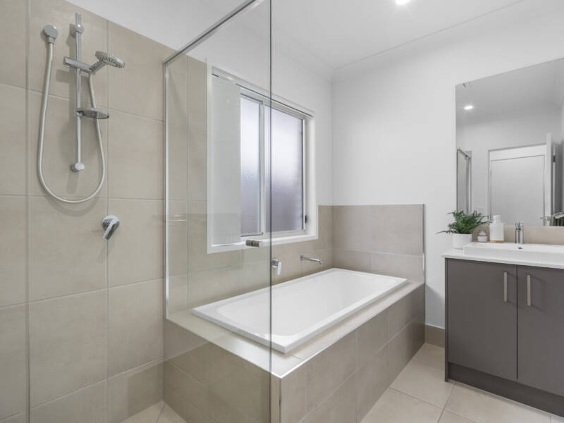 39 John Drive, Collingwood Park, QLD 4301
