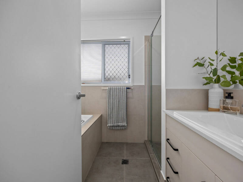 8 Forbes Ct, Collingwood Park, QLD 4301 Australia