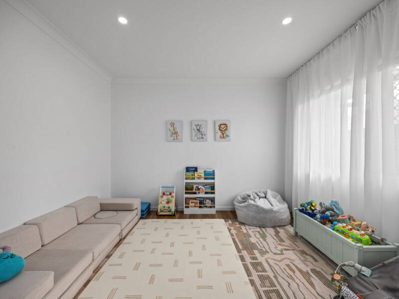 8 Forbes Ct, Collingwood Park, QLD 4301 Australia