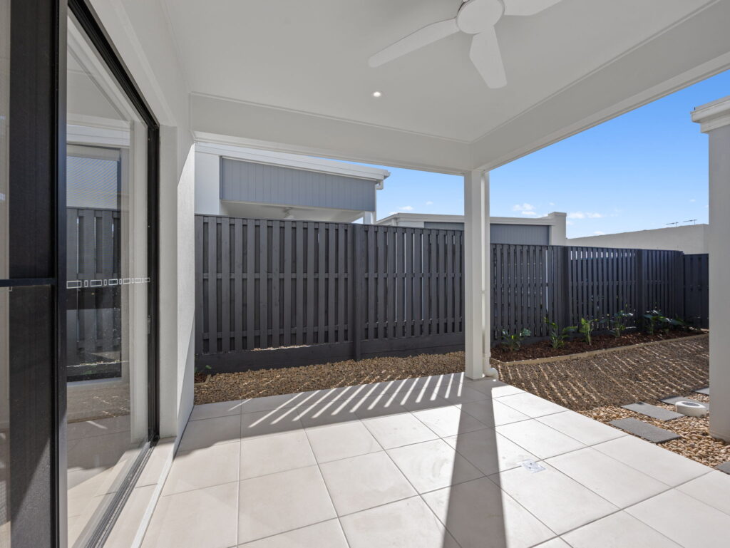 15 Swan Road, south Ripley, QLD 4306