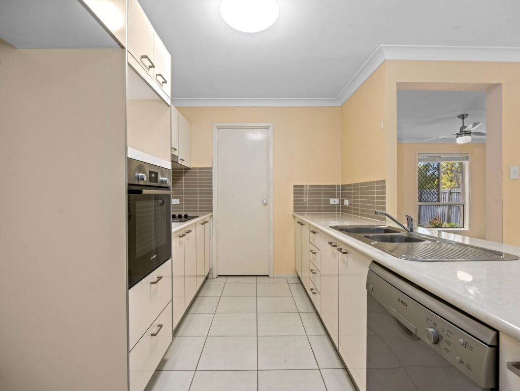 21 MacIntyre St, Marsden, QLD 4132