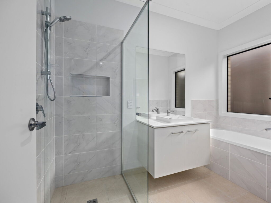 7 Flat Pea Cr, Deebing Heights, QLD 4306