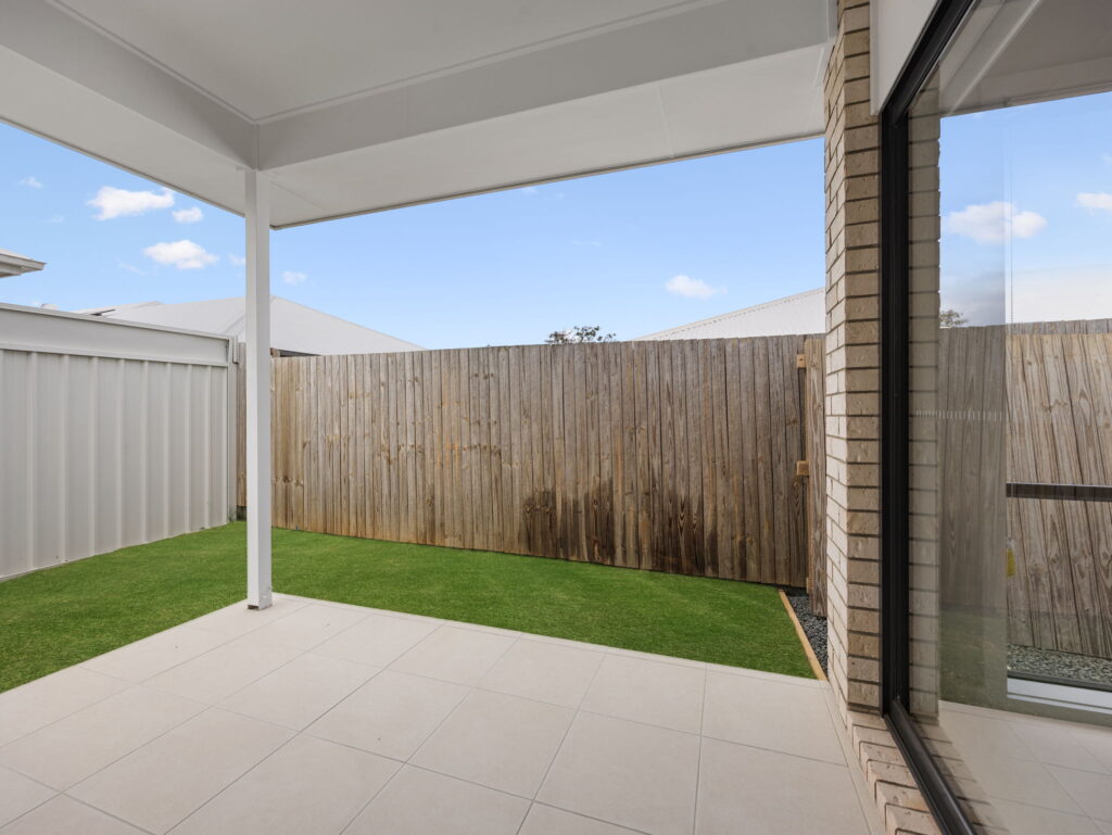 7 Flat Pea Cr, Deebing Heights, QLD 4306