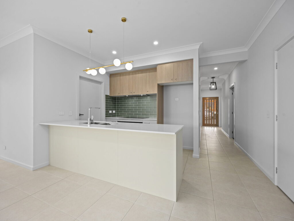 7 Flat Pea Cr, Deebing Heights, QLD 4306