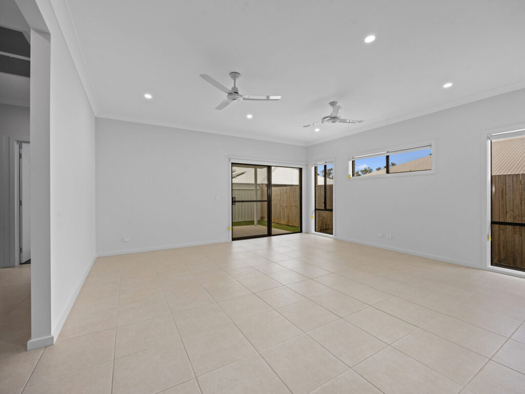 7 Flat Pea Cr, Deebing Heights, QLD 4306