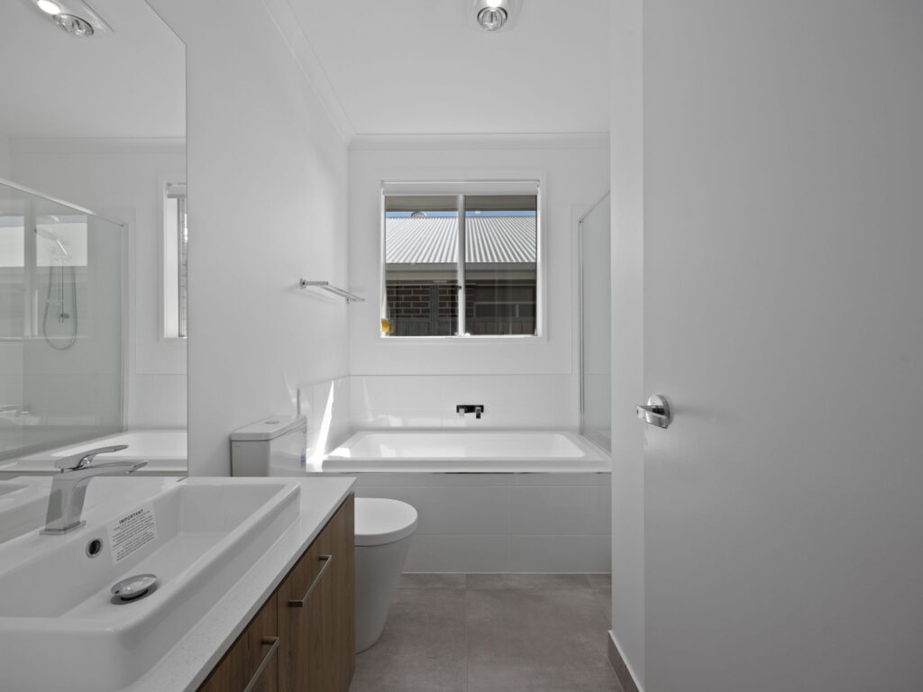 21 Samson Cr, White Rock, QLD 4306