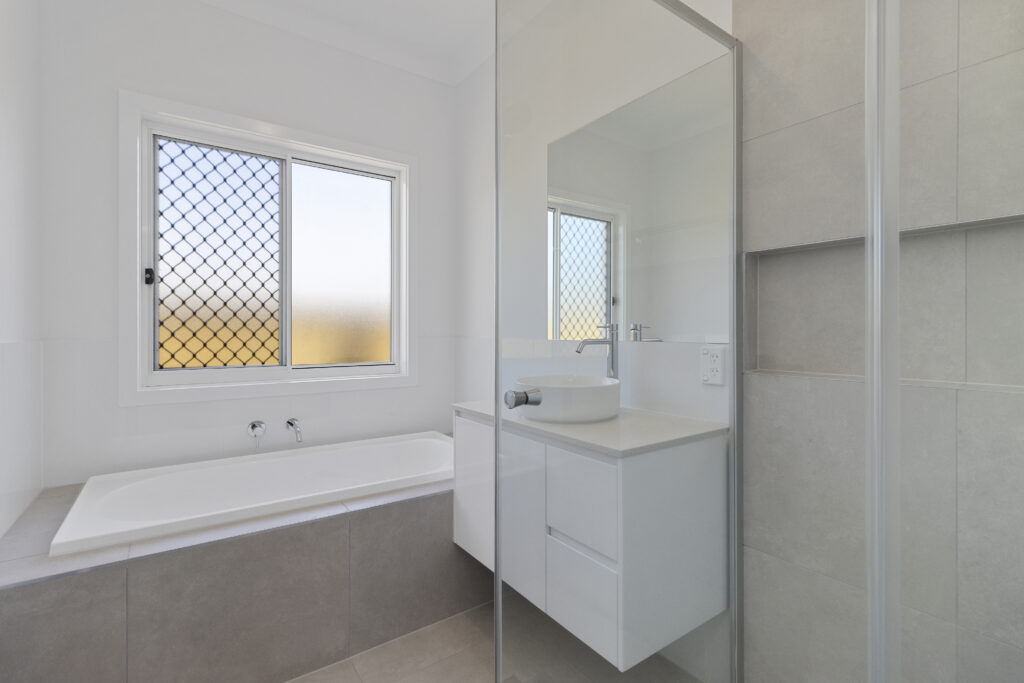 44 Legacy Dr, Flinders View, QLD 4305
