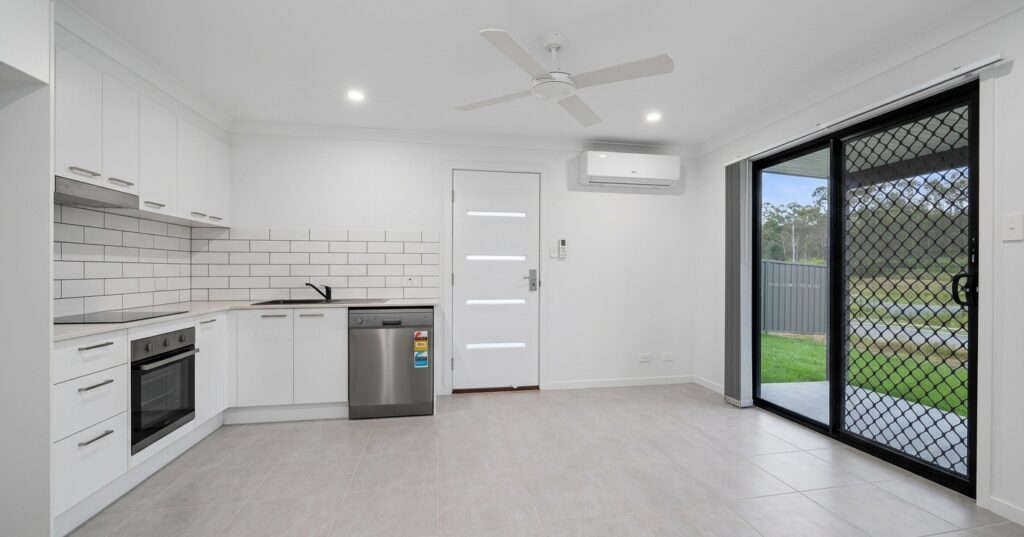 2/50 Sapphire Crescent, Redbank Plains, QLD 4301