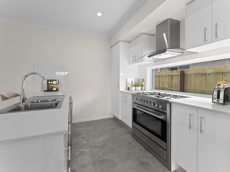39 Polar Road, Flagstone, QLD 4280