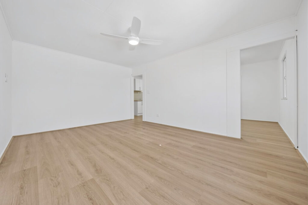 8 Cross Street, Raceview, QLD 4305