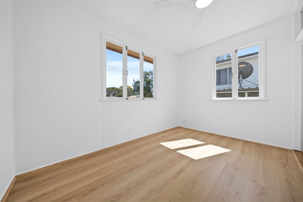 8 Cross Street, Raceview, QLD 4305