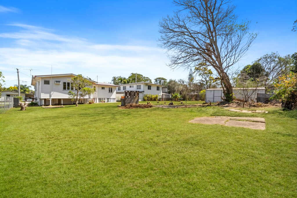 8 Cross Street, Raceview, QLD 4305