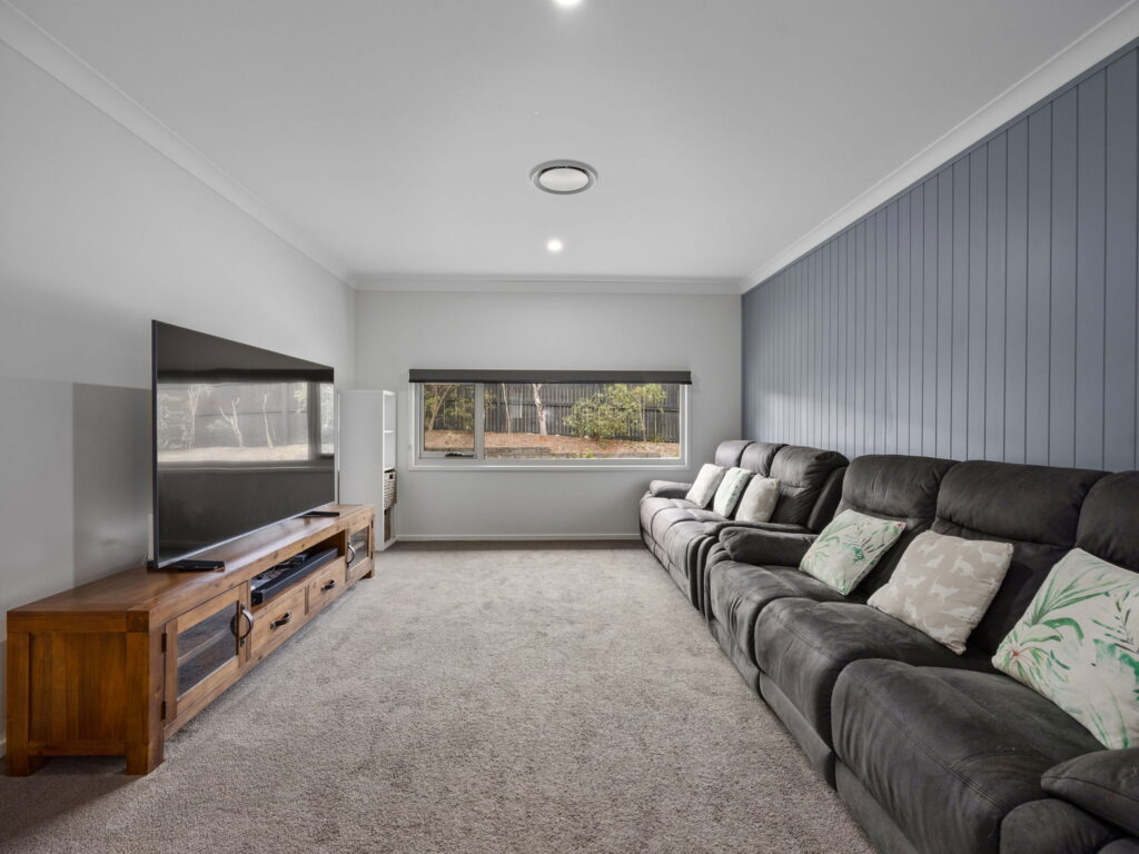 9 Riversleigh Ct, Karalee, QLD 4306