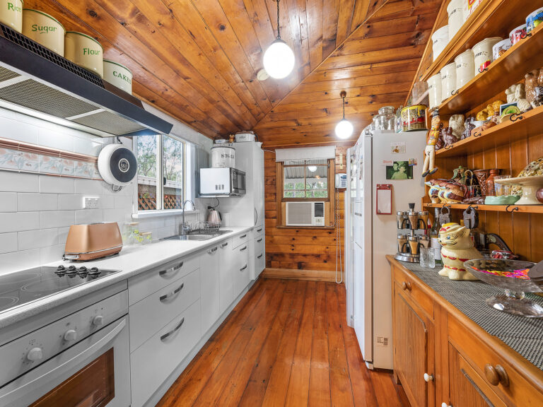 38 Leonard Street, Yamanto, QLD 4305