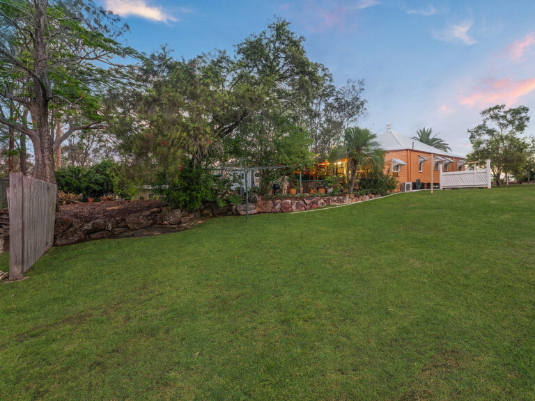 38 Leonard Street, Yamanto, QLD 4305