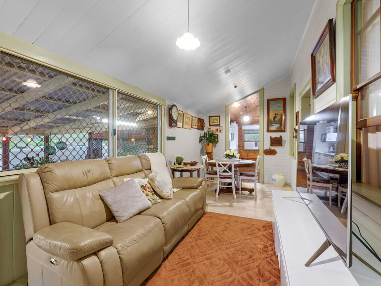 38 Leonard Street, Yamanto, QLD 4305