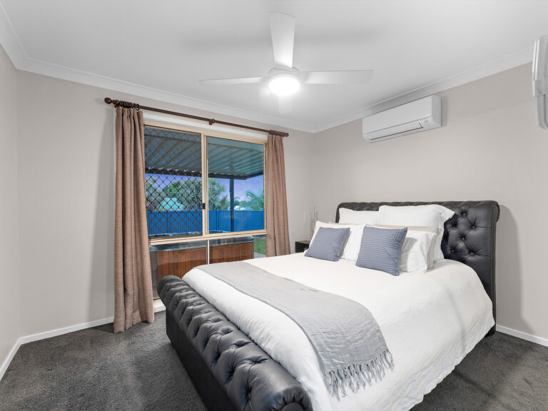 2 Diosma Close, Yamanto, QLD 4305