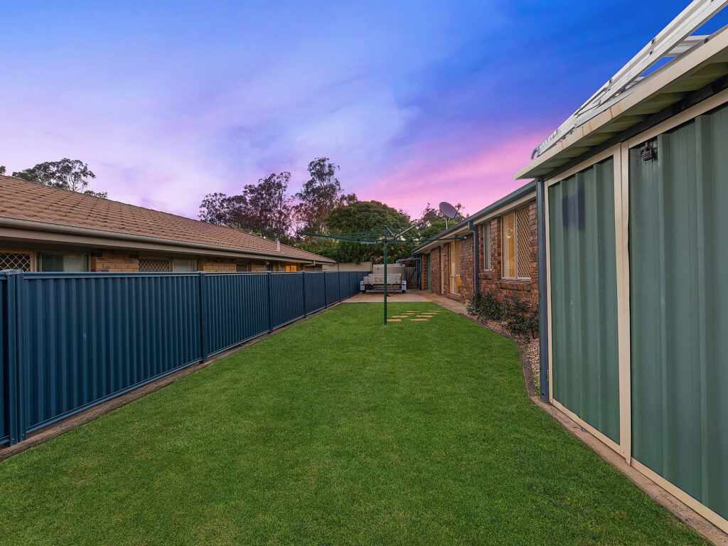 2 Diosma Close, Yamanto, QLD 4305