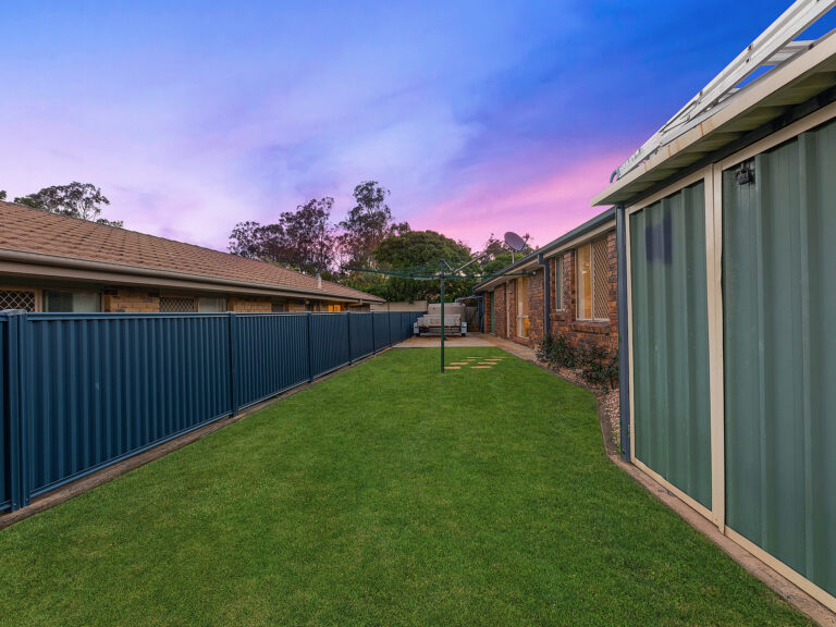 2 Diosma Close, Yamanto, QLD 4305