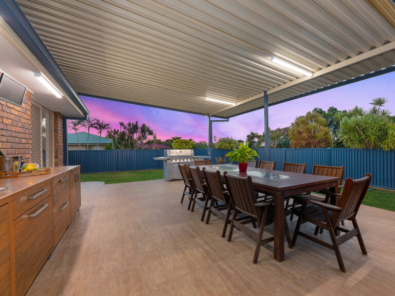2 Diosma Close, Yamanto, QLD 4305
