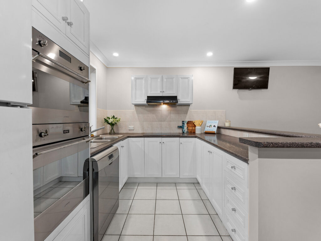 2 Diosma Close, Yamanto, QLD 4305