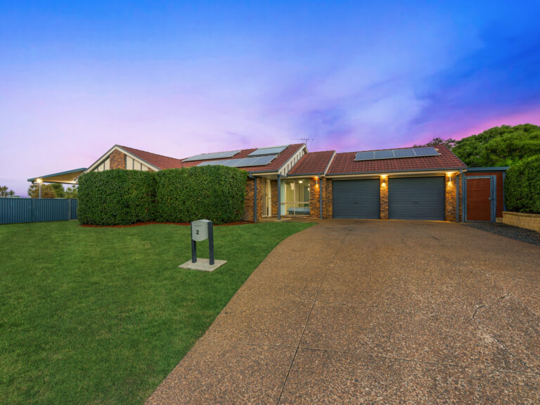 2 Diosma Close, Yamanto, QLD 4305