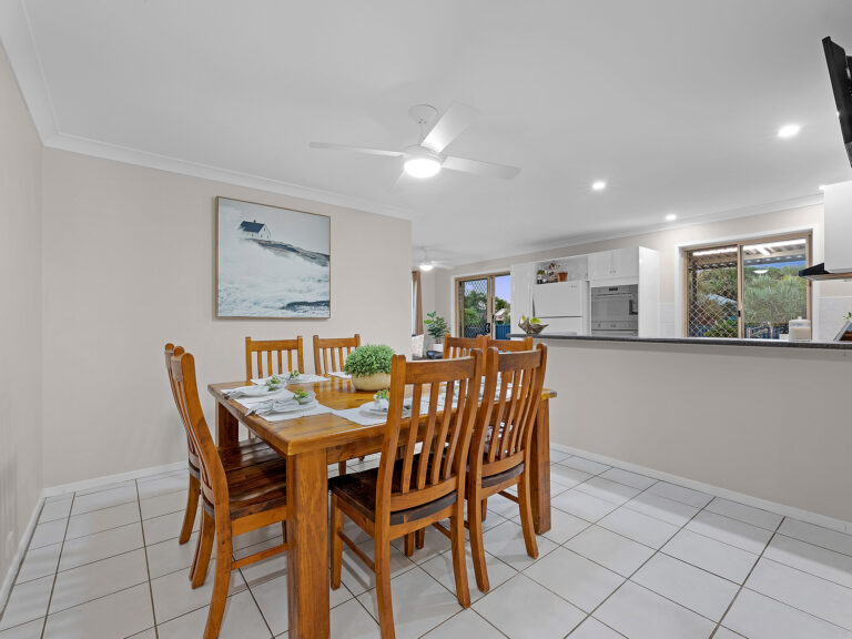 2 Diosma Close, Yamanto, QLD 4305