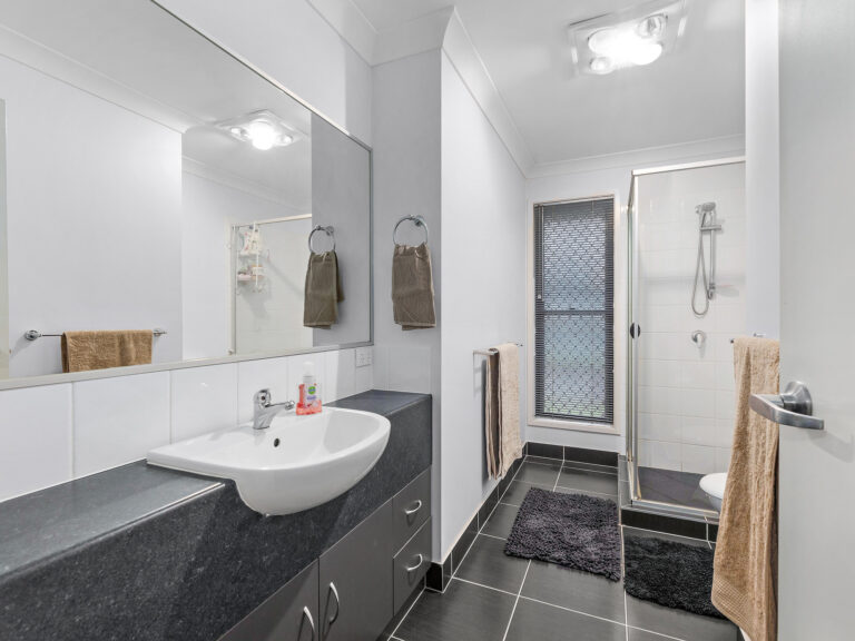 42 Langridge Street, Raceview, QLD 4305