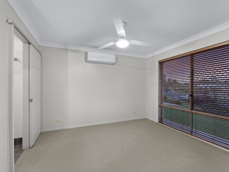 4 Pinkwood Court, Yamanto, QLD 4305