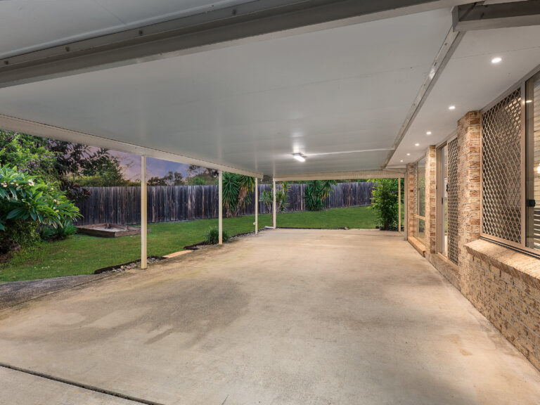 4 Pinkwood Court, Yamanto, QLD 4305