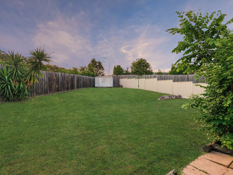 4 Pinkwood Court, Yamanto, QLD 4305