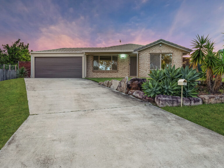 4 Pinkwood Court, Yamanto, QLD 4305