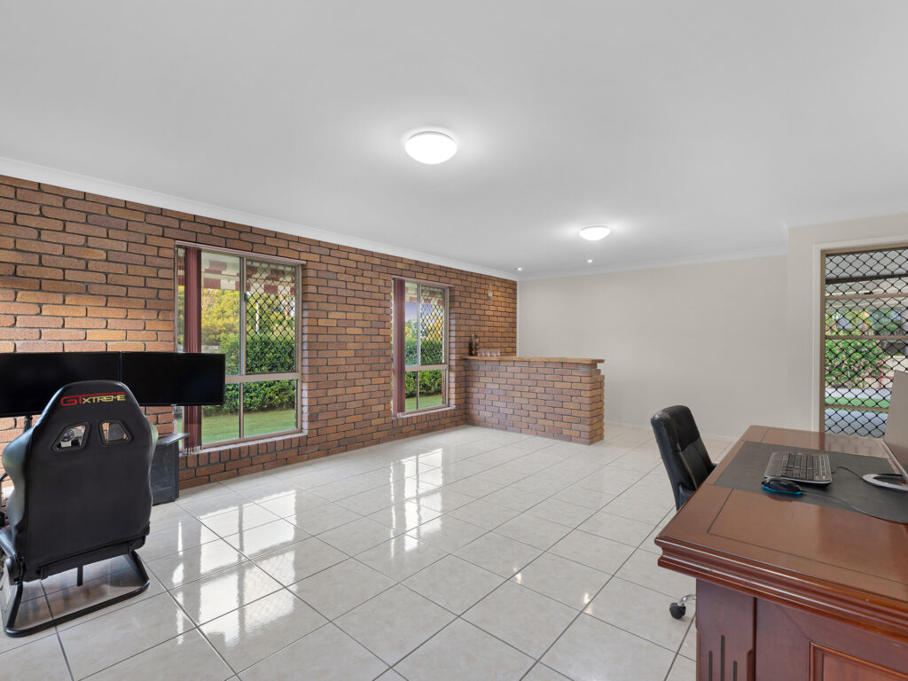 1 Cochrane Street, Camira, QLD 4300