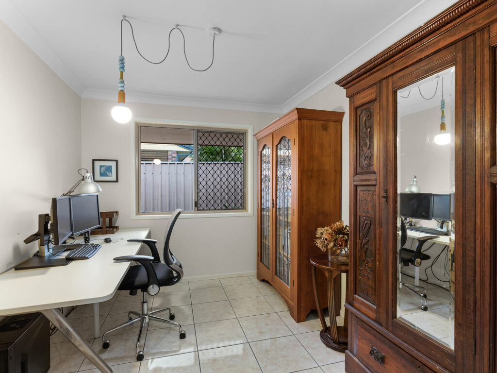 1 Cochrane Street, Camira, QLD 4300