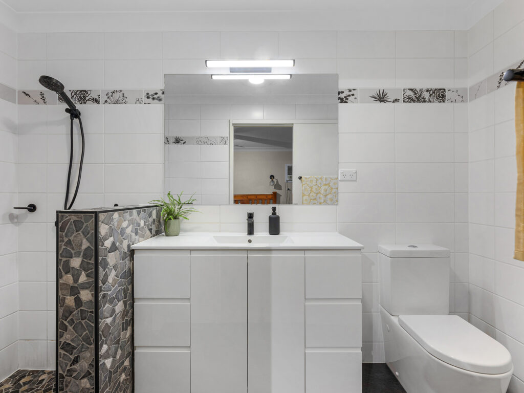 1 Cochrane Street, Camira, QLD 4300