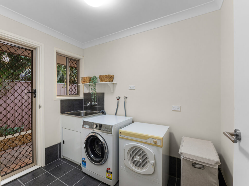 1 Cochrane Street, Camira, QLD 4300