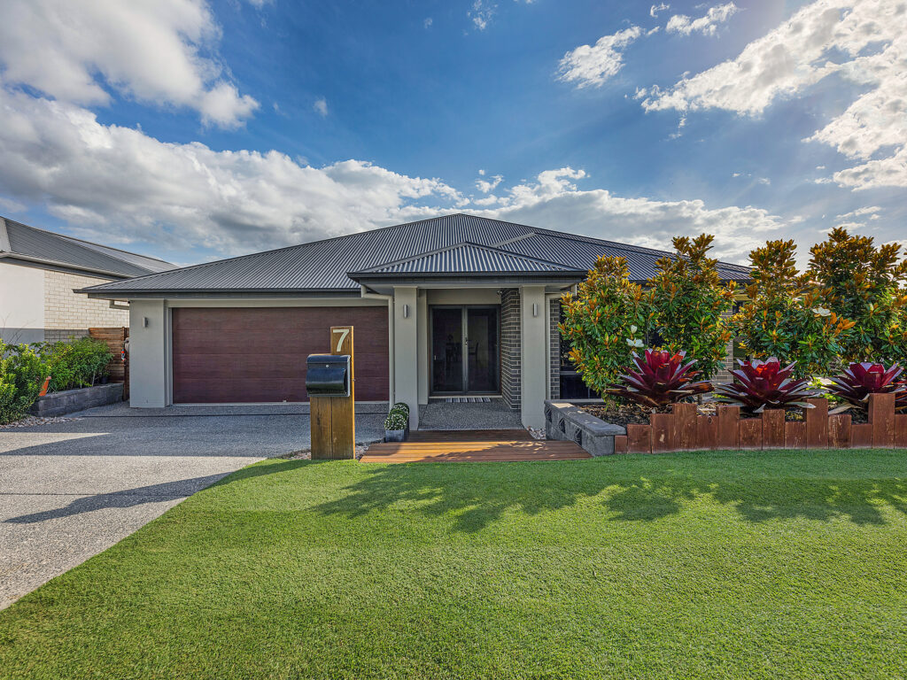 7 Heathcote Street, South Ripley, QLD 4306