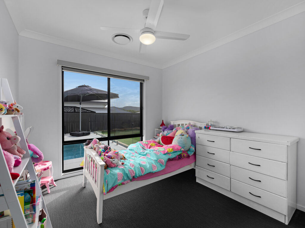 7 Heathcote Street, South Ripley, QLD 4306