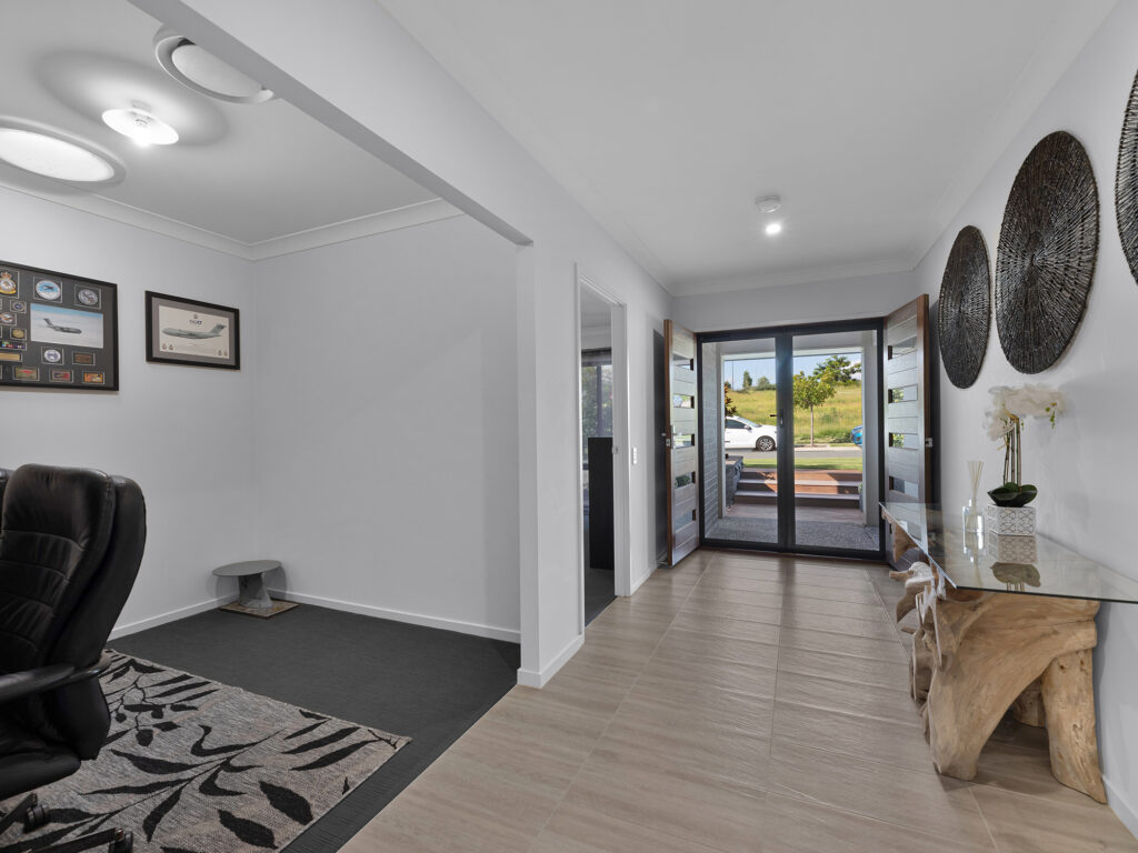 7 Heathcote Street, South Ripley, QLD 4306