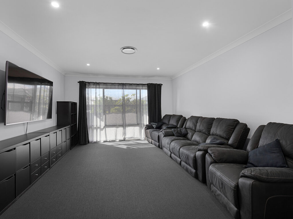 7 Heathcote Street, South Ripley, QLD 4306
