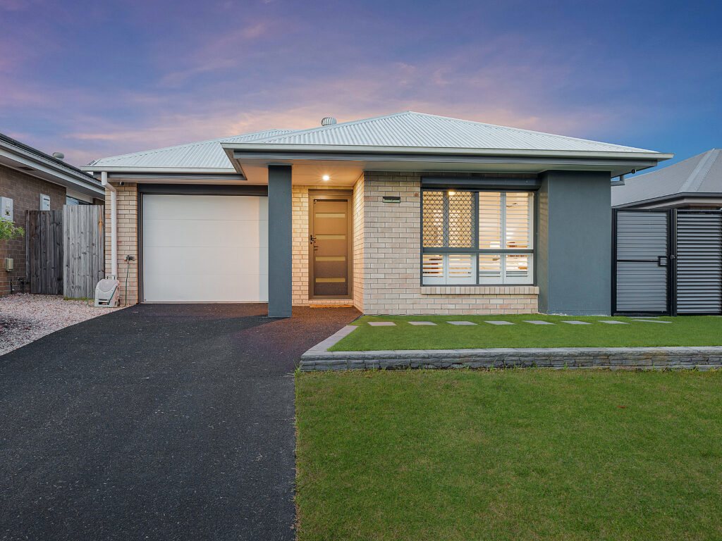 15 Silky Oak Street, Ripley, QLD 4306